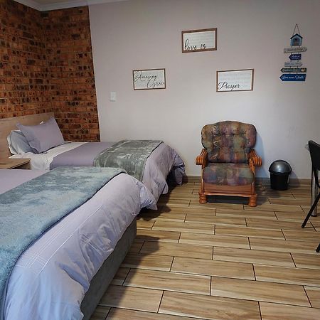 Twins Guest House Astoni Vanderbijlpark Exteriér fotografie