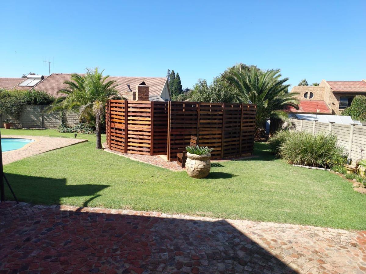 Twins Guest House Astoni Vanderbijlpark Exteriér fotografie
