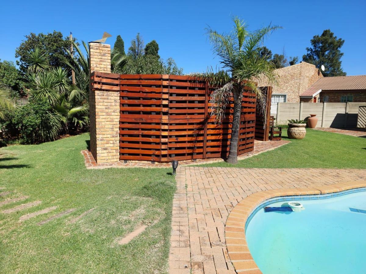 Twins Guest House Astoni Vanderbijlpark Exteriér fotografie